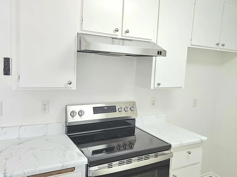 AMBERWOOD APARTMENTS — Photo 7