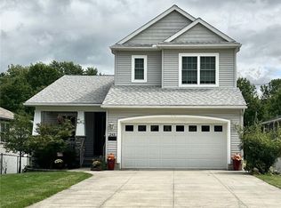 243 Waverly Ave, Wadsworth, OH 44281