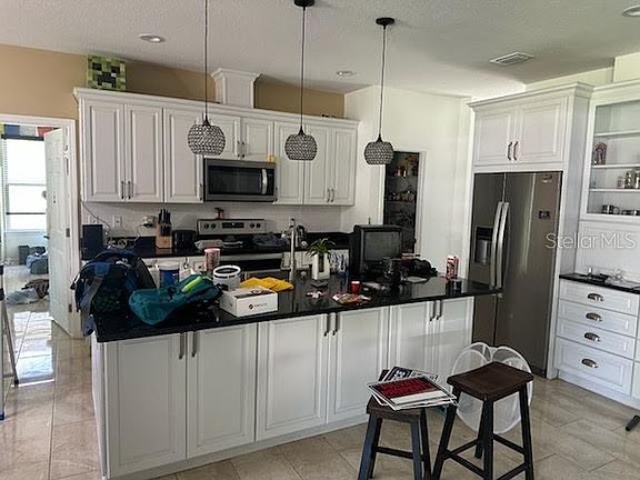 4th image of 5040 NE 48TH COURT