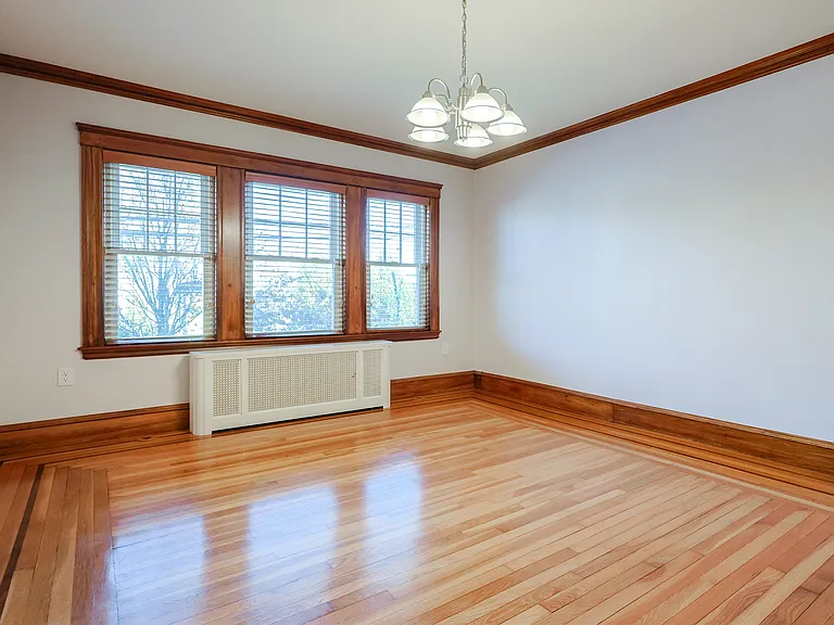 52-54 Clarence St #1 — Photo 9