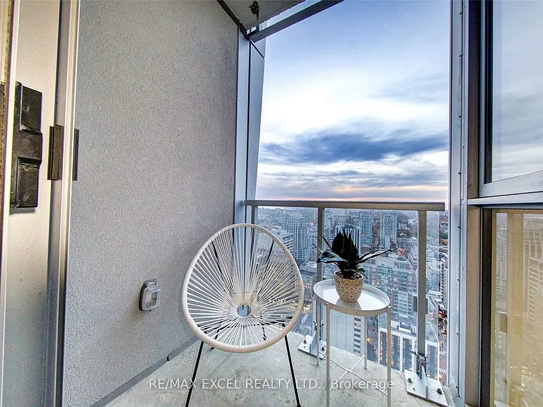 1 Yorkville Ave #3402 — Photo 29