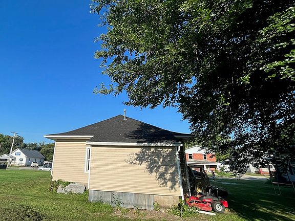 3rd image of 315 Cherry St
