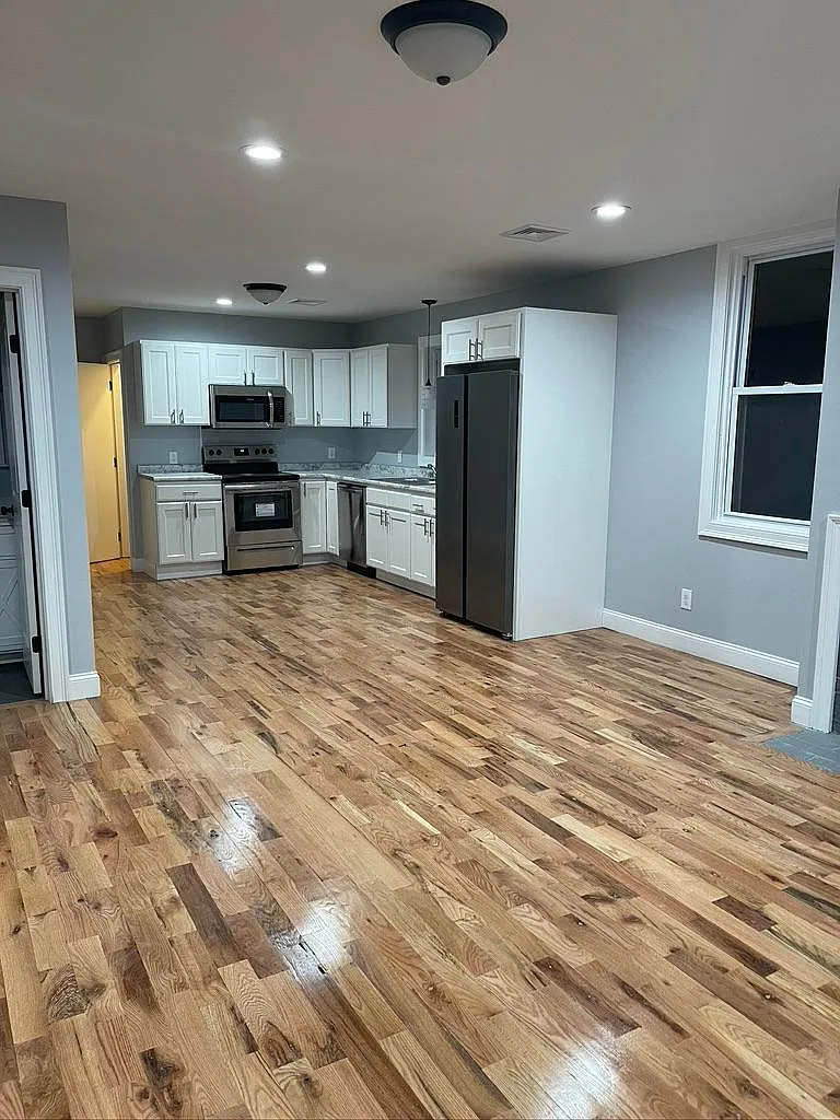 321 Friendship St — Photo 1
