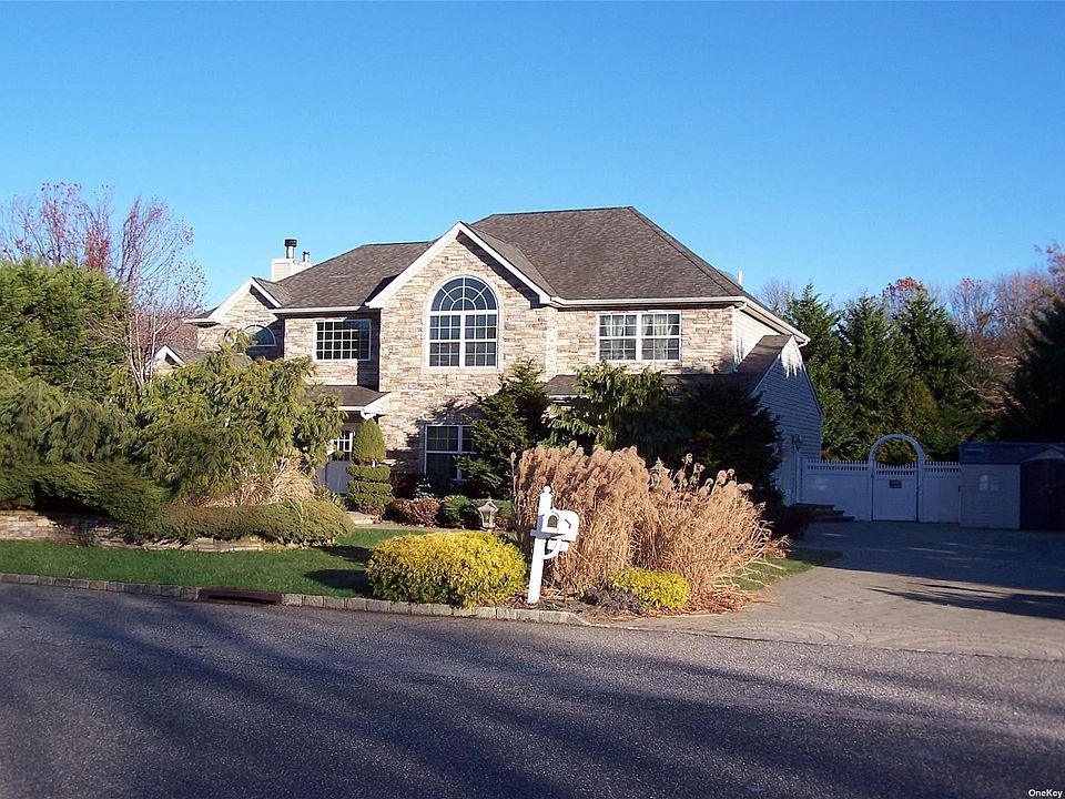 1st image of 11 Savanna Cir