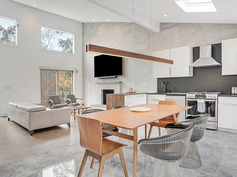 16 Oyster Pond Ln — Photo 8
