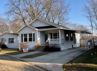 223 Northshore Rd, Elgin, IL 60123