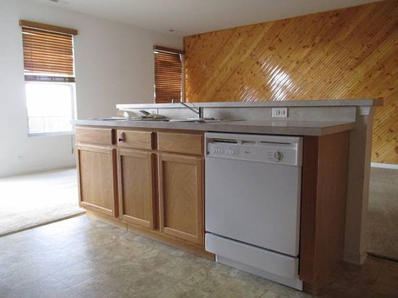 5th image of 321 Parkside Dr