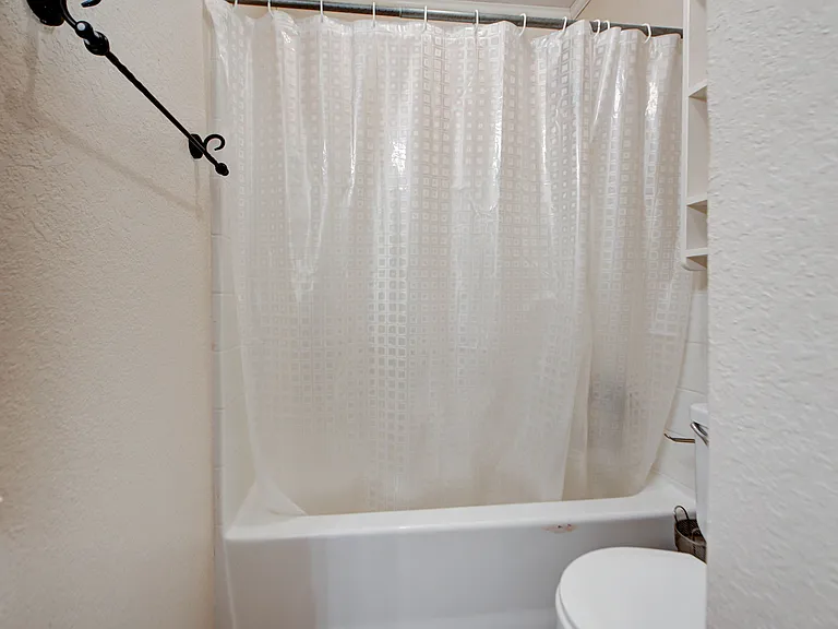 2912 Edinburg Dr — Photo 34