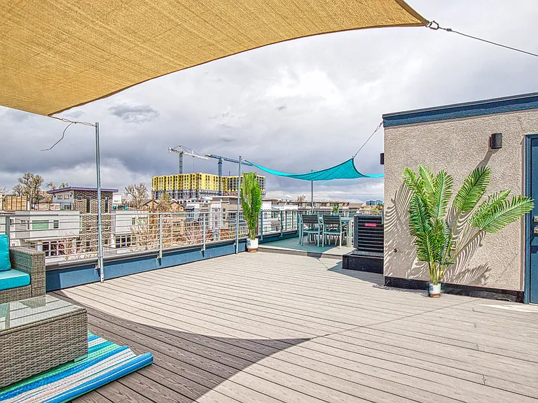 Spacious Rooftop
