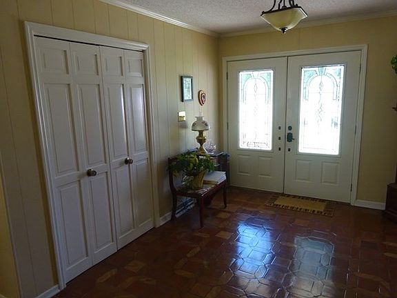 2nd image of 139 N Cedar Dr