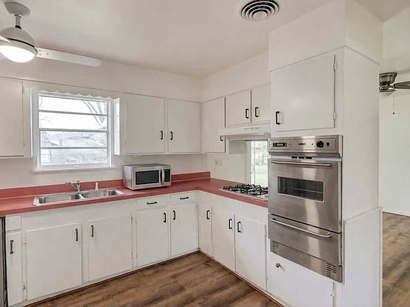 4th image of 620 Durwood Dr