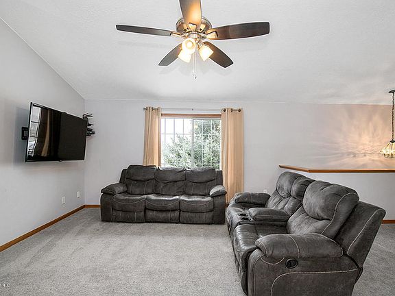 3rd image of 16233 Outback Dr NE