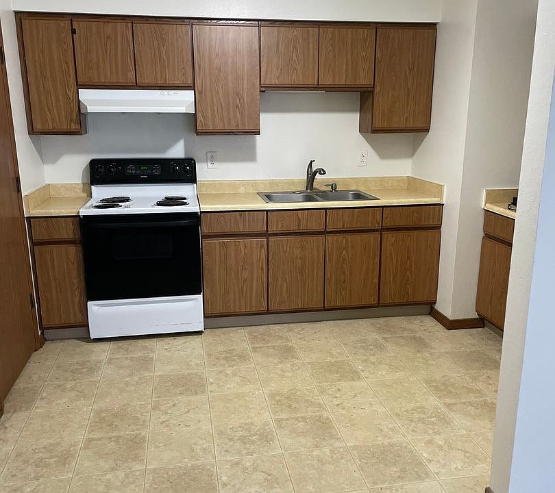 1st image of 1600 Linden St #6