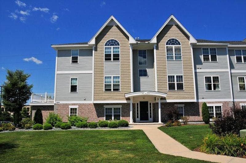 1st image of 200 Roger Williams Ave Unit 206