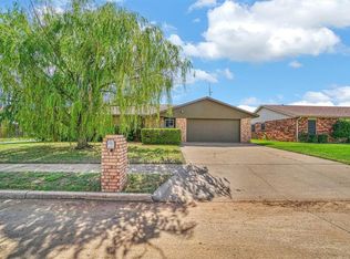 701 Windsor Dr, Altus, OK 73521