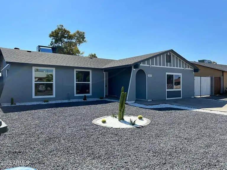 1938 N 69th Ave — Photo 11