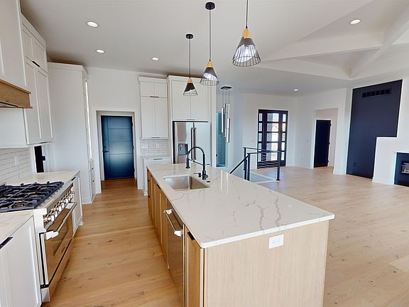4th image of 4107 Royal Ct