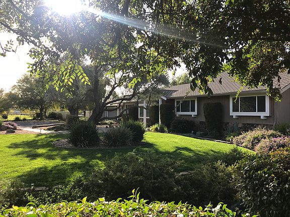 3rd image of 15265 Sycamore Ave