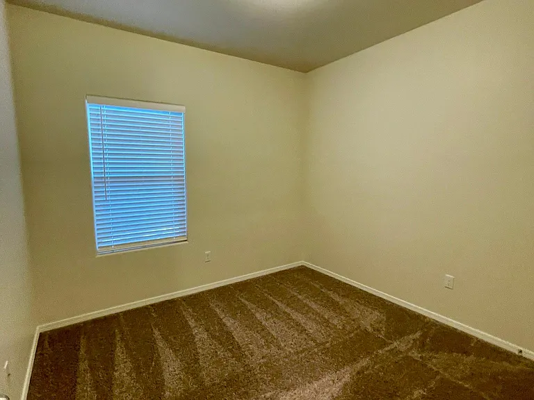 7165 Meridian St — Photo 17