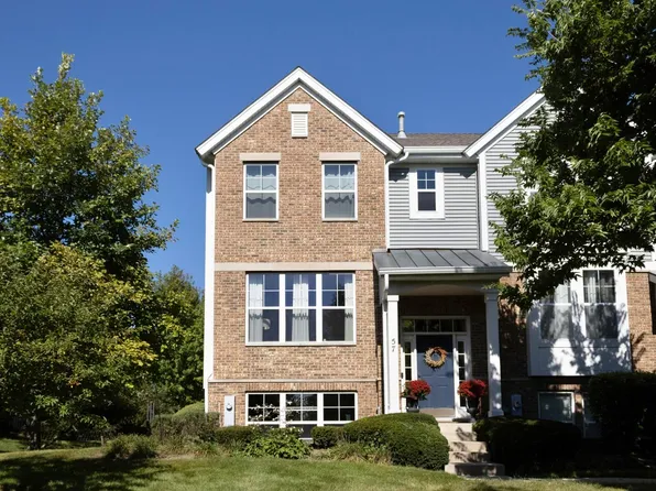 57 Veneto Ct, Streamwood, IL 60107