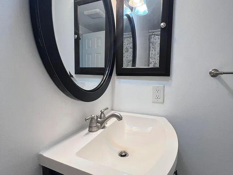 173 Waltham E #173-H — Photo 16