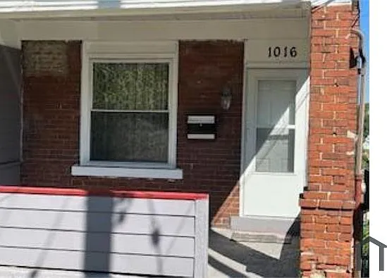 1016 Steuben St — Photo 3