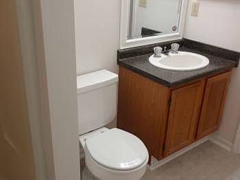5th image of 404 Richview Park Cir W