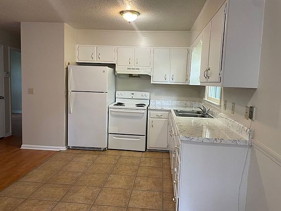 2nd image of 1000 Richardson St