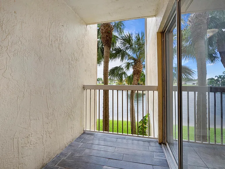 7640 Westwood Dr #411 — Photo 26
