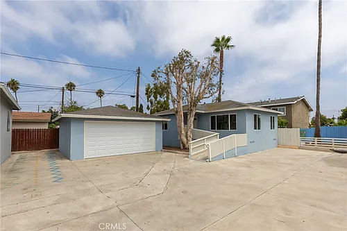 2218 Placentia Ave #D Photo 1
