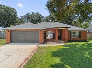 7968 Lola Cir, Navarre, FL 32566