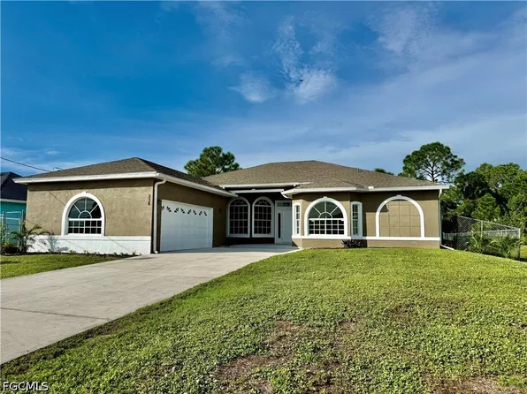 338 Pyramid Ave, Lehigh Acres, FL 33974