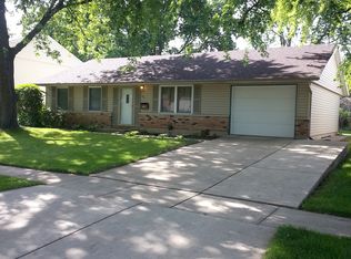 701 Pleasant Pl, Streamwood, IL 60107