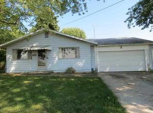 6710 W Cornbread Rd, Yorktown, IN 47396