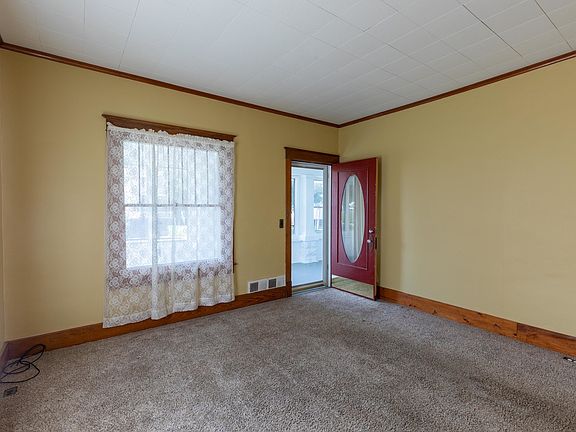 5th image of 203 E Boundary St