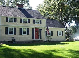 11 Meredith Dr, Cranston, RI 02920