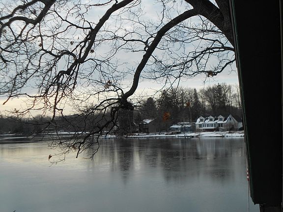 3rd image of 34420 Edgewater Dr