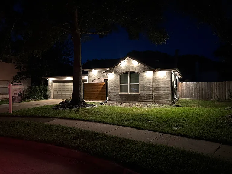 1835 Oak Ridge Dr — Photo 2