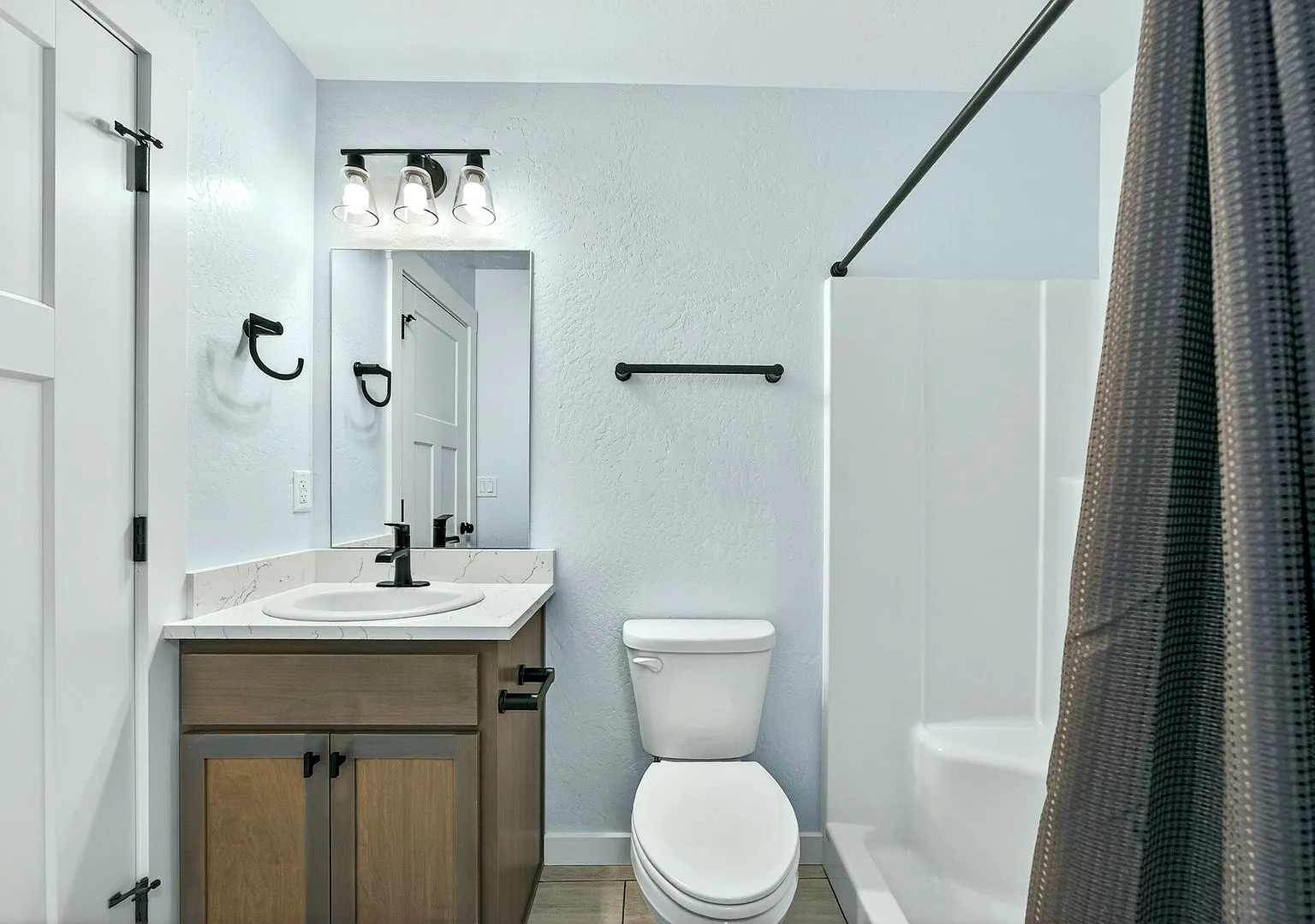Newer Single Level Home — Photo 4