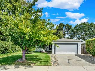 1121 Creekside Dr, Vacaville, CA 95687