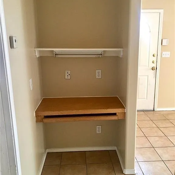 812 N Cross Ln #4 — Photo 15