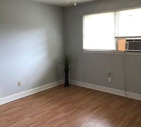 5th image of 610 W 5th Ave APT 08