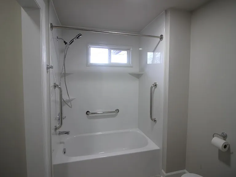 212 N Main St — Photo 20