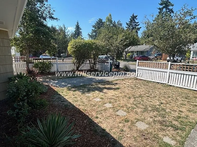 9322 31st Ave SW — Photo 38