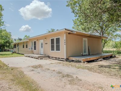 705 W Ash St, Edna, TX, 77957