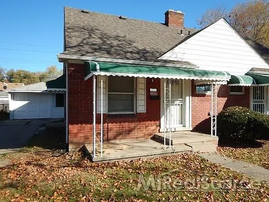 18947 Moross Rd — Photo 1
