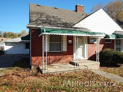 18947 Moross Rd Photo 1