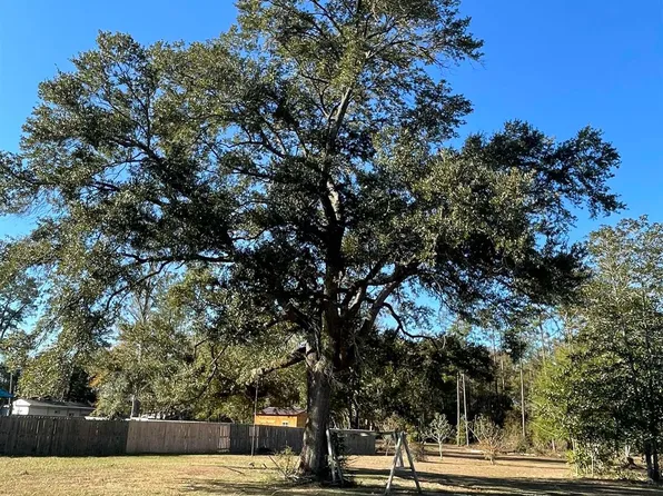 21895 9th St #5, Silverhill, AL 36576