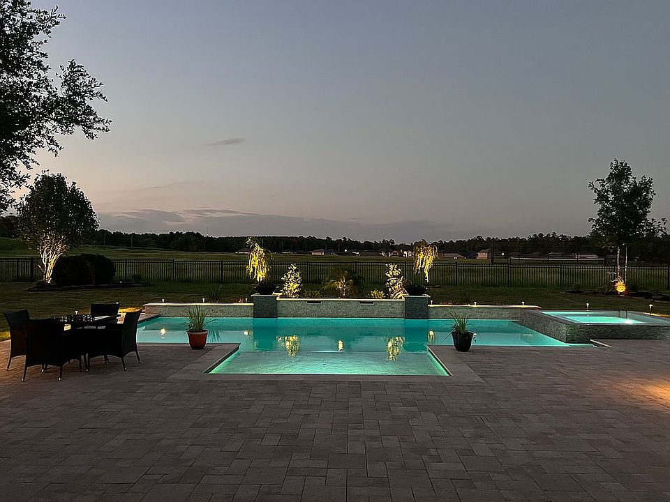 1st image of 121 Waterstone Dr