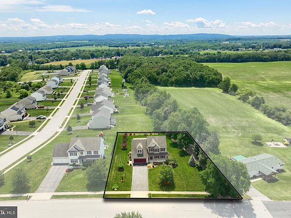 4th image of 137 Kimberly Ln